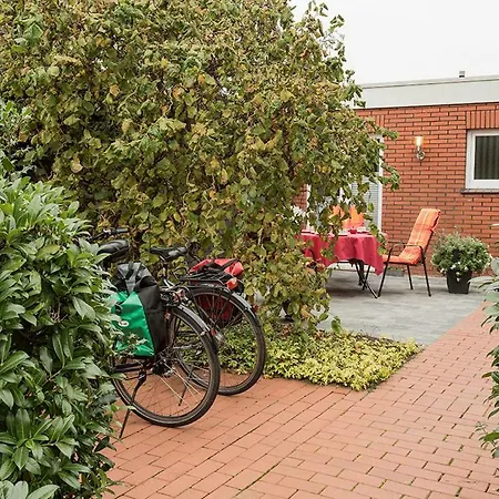 Holiday home Luettjeloog *